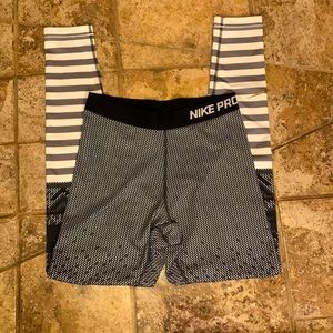 Nike Pro Women’s Leggings